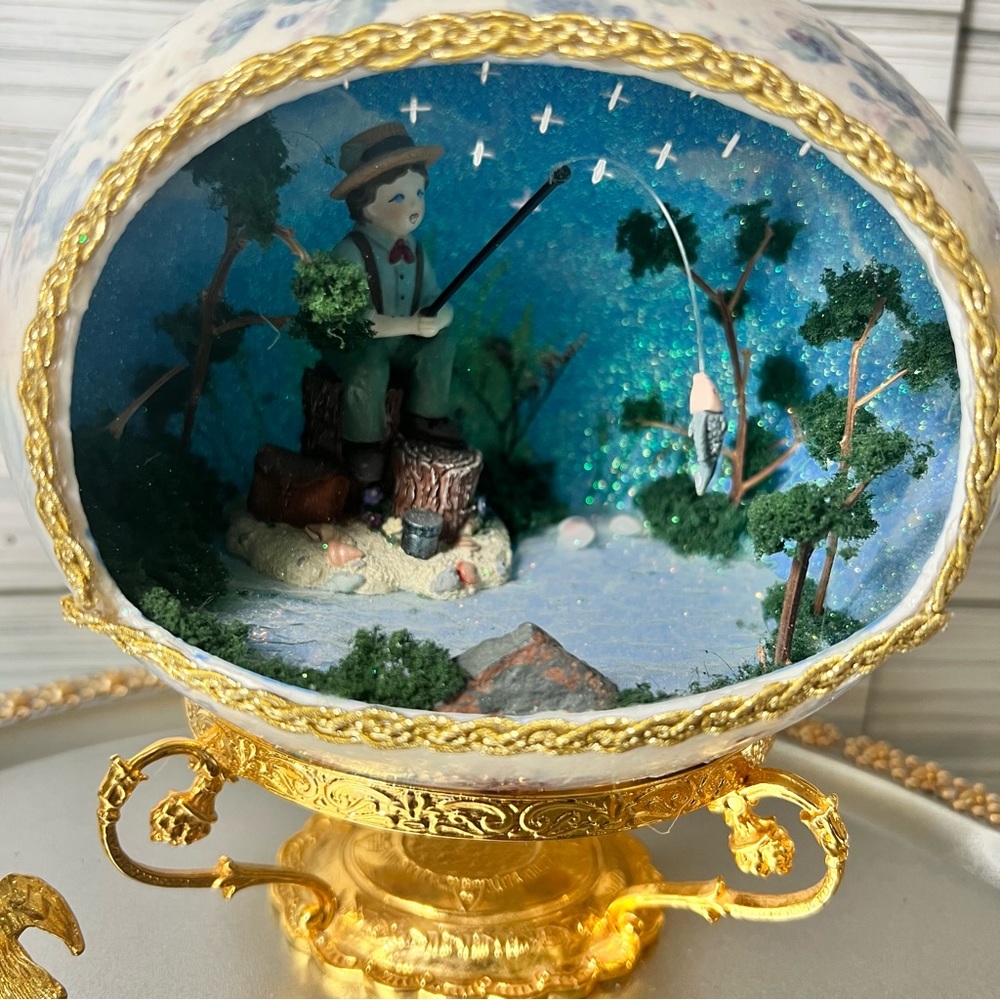 Vintage 3 Easter Egg Carving 3D Victorian Ceramic Faux Gold Stand Floral display - Picture 9 of 17